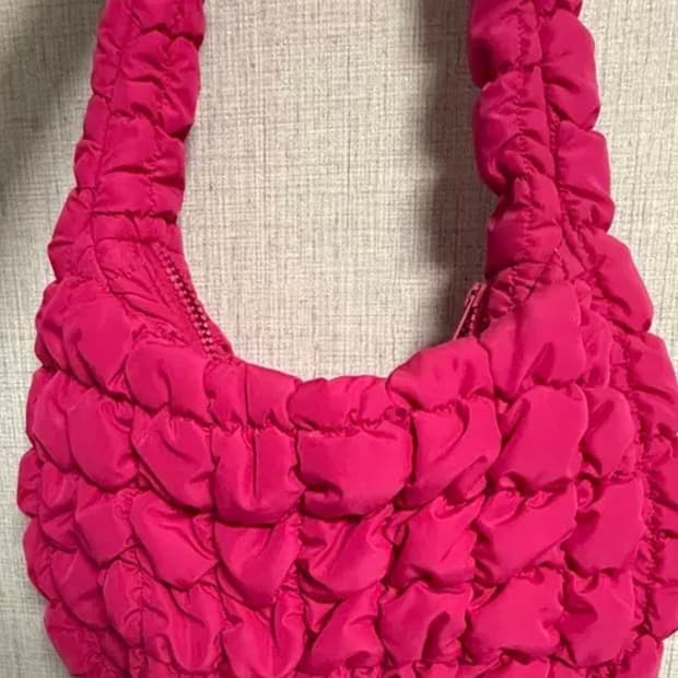 cos 퀼티드 미니백