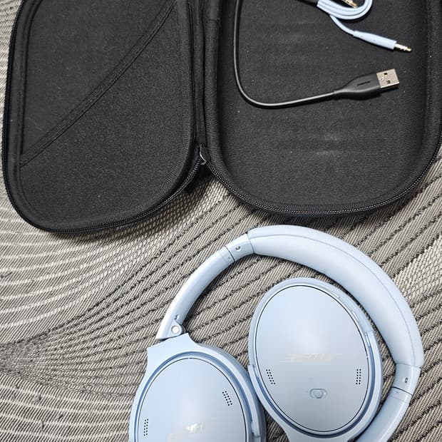 보스 QC45 노이즈 캔슬링 헤드폰