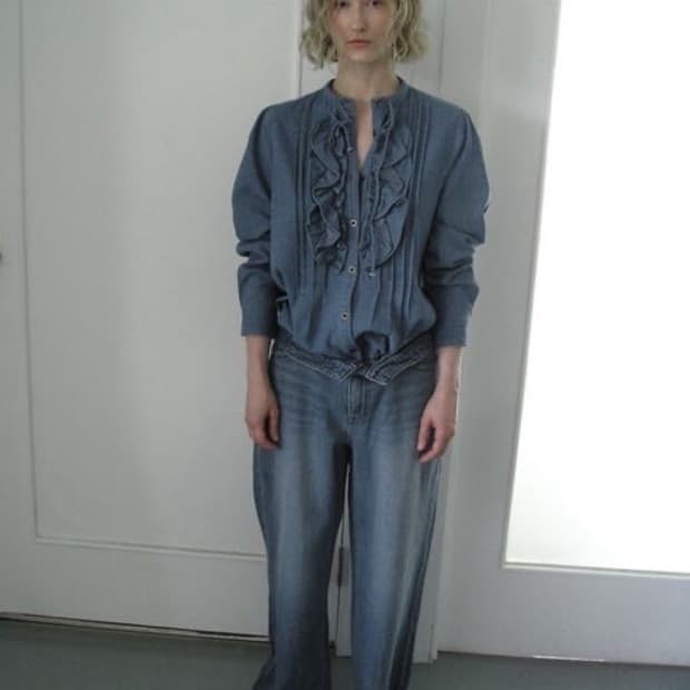 Eont’s 에옹쓰 country denim frill blouse