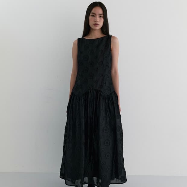 마조네 BACK HOLE DRESS_LACE