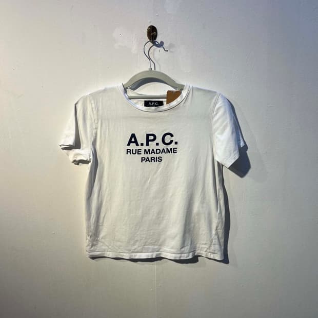 A.P.C. 로고 반팔 티셔츠