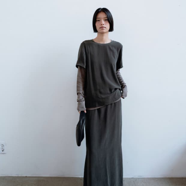 모노하 큐퓨라 롱스커트 다크그레이 cupro long skirt