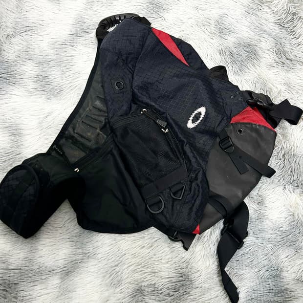 오클리 아카이브 슬링백