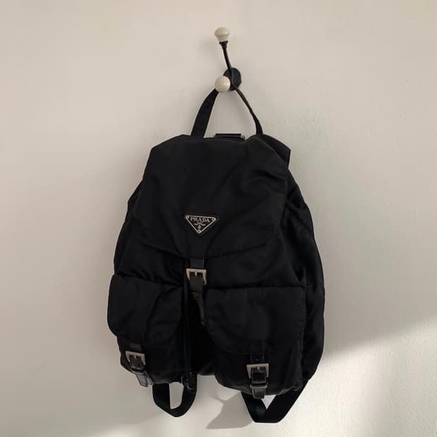 프라다 빈티지 미디움 백팩