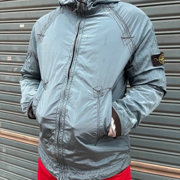 스톤아일랜드 바람막이