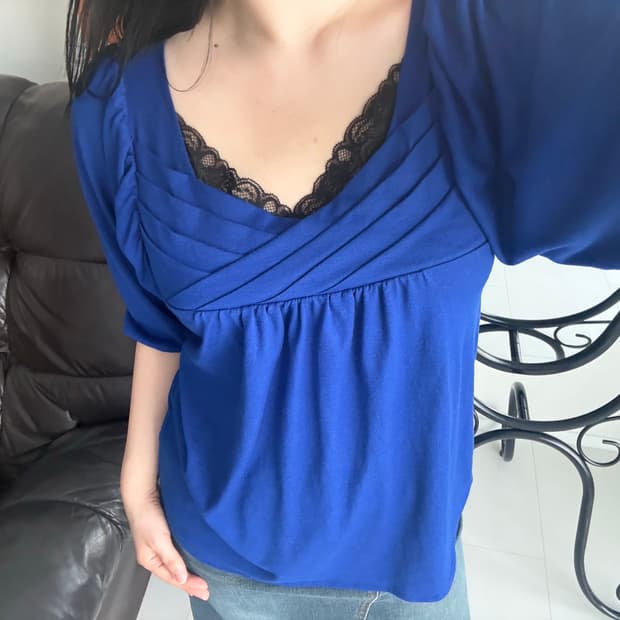 blue puff sleeve top