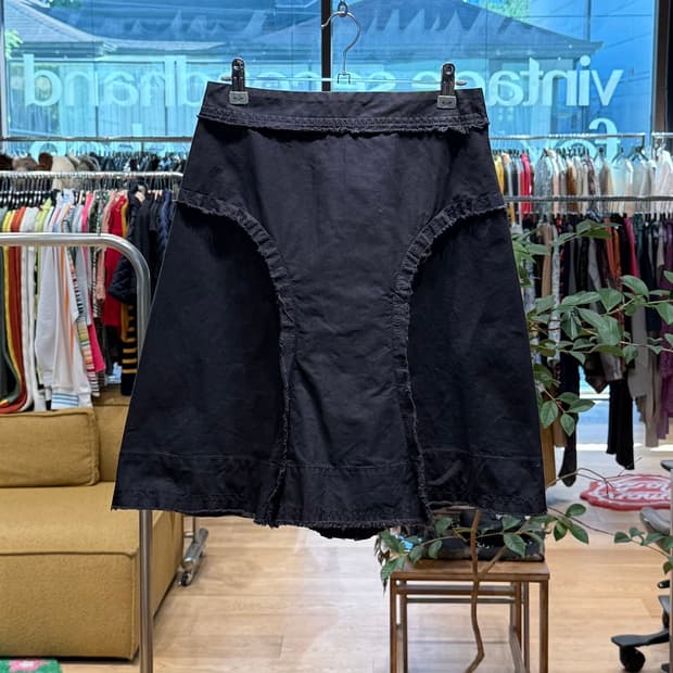 비비안웨스트우드 레드라벨 차콜 컷아웃 미디스커트 