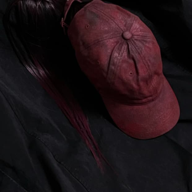 P.L.N  OLISKIN HAIR CAP / RED