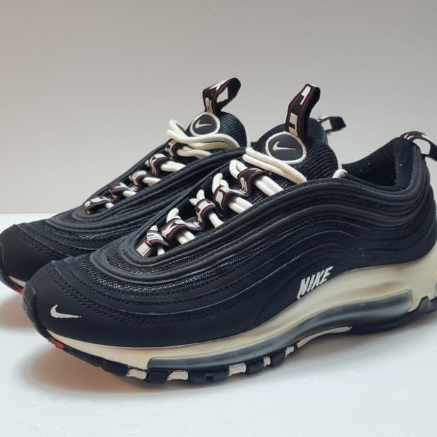 나이키 에어맥스 97 블랙 235mm