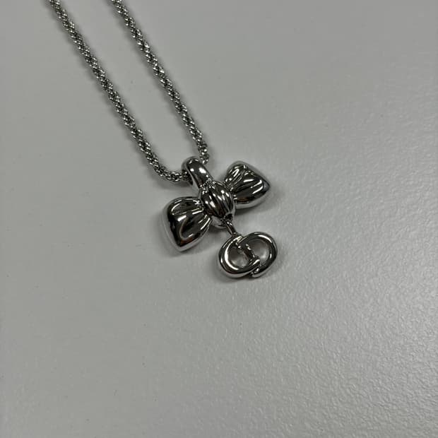 디올 리본 CD 목걸이