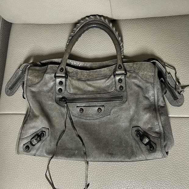 발렌시아가 모터백