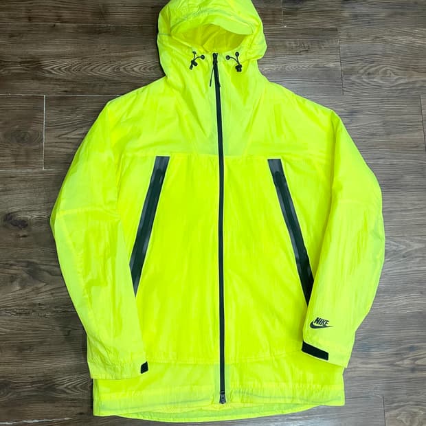 나이키 테크 에어로쉴드 파카 바람막이 형광