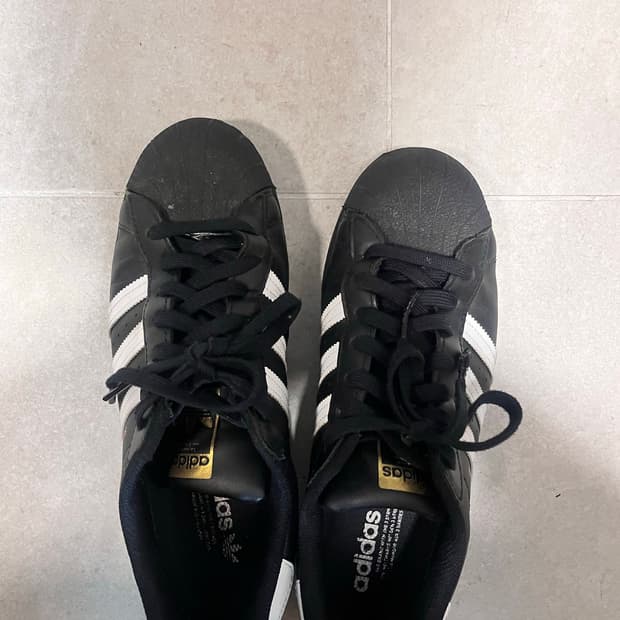 아디다스 슈퍼스타 코어블랙화이트 275