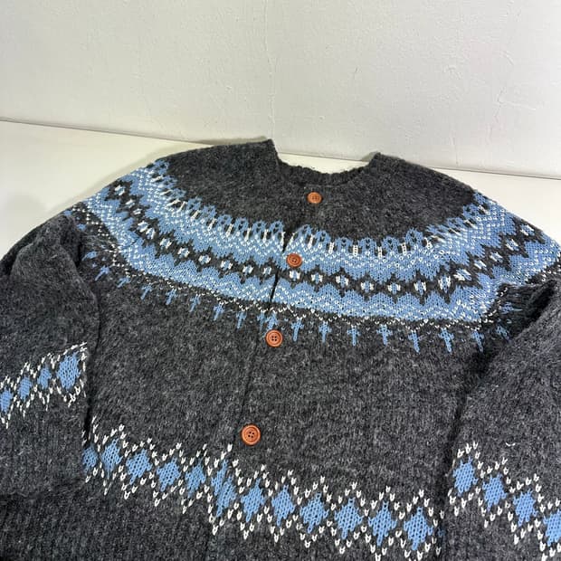 우먼OS 빈티지 챠콜 오버핏 아가일 U넥가디건