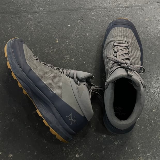 255 아크테릭스 에어리어스 미드