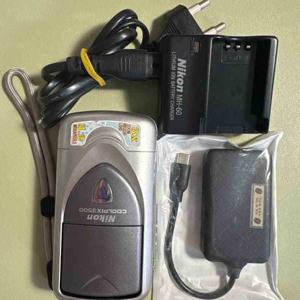 니콘 쿨픽스 3500 (황조지 카메라)