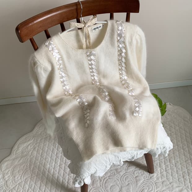 울 90 아이보리 리본 니트