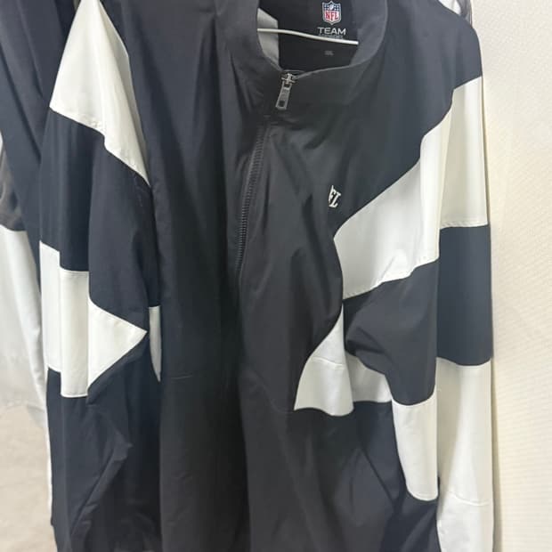 NFL 아우터