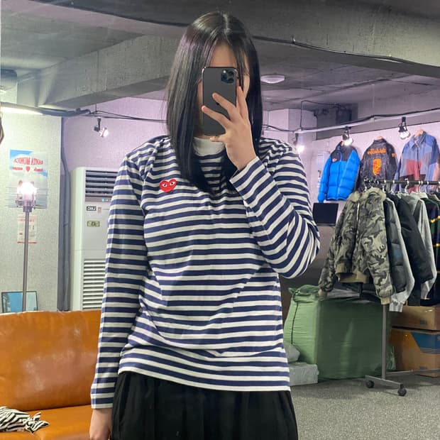 꼼데가르송 레드하트와펜 블루 스트라이프 롱슬리브 티셔츠 B3552