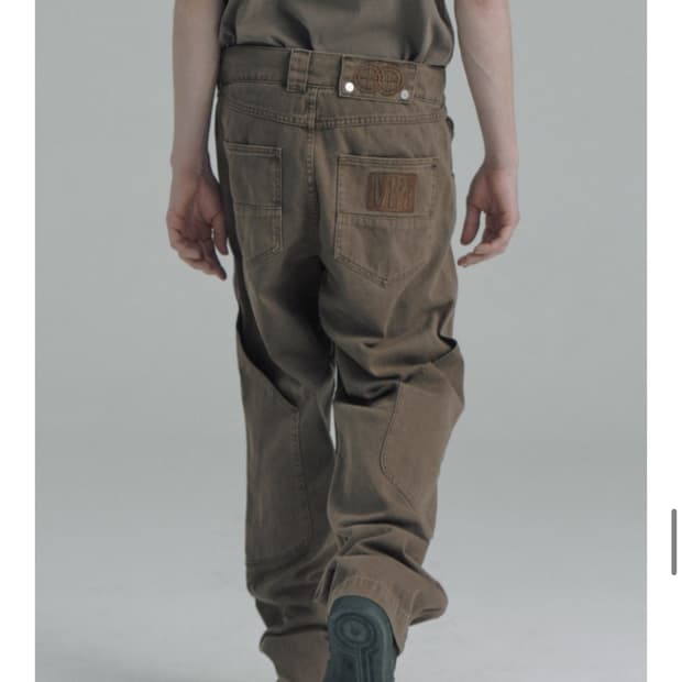 플라스틱프로덕트 MPa CALF POCKET PANTS (BROWN)