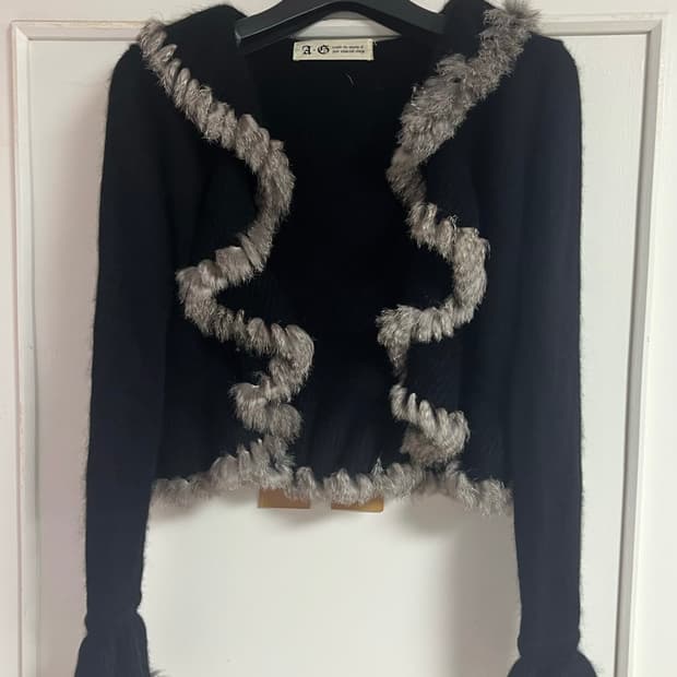 큐빈티지 리얼퍼 토끼퍼트리밍 가디건 샵오공이