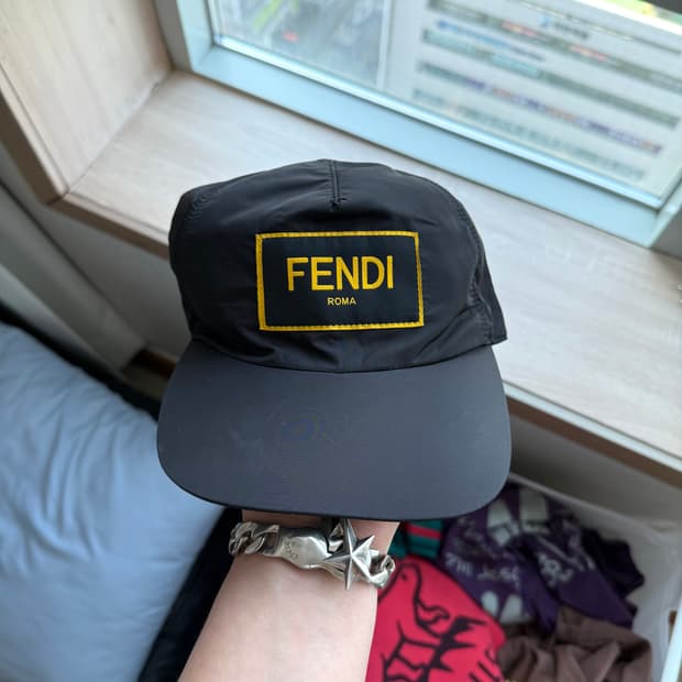 펜디 나일론 볼캡 모자