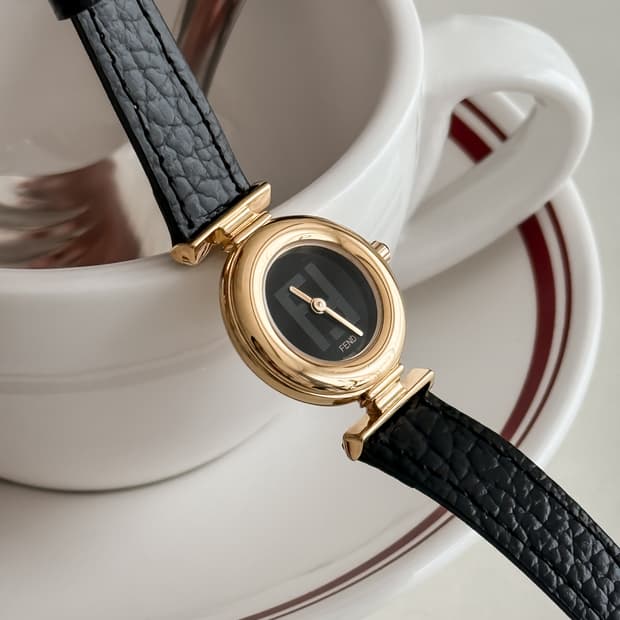 펜디 FF 라운드 골드 시계