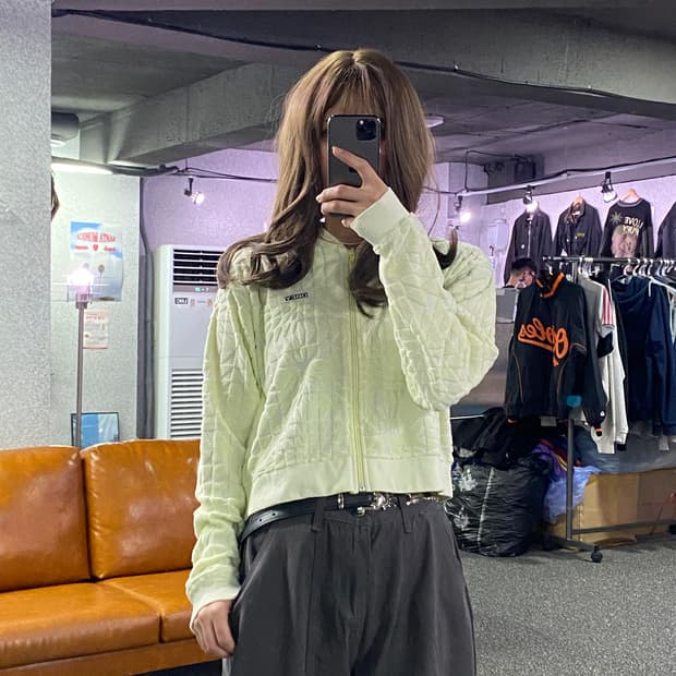 오베이 패턴 니트 크롭 집업 B2587