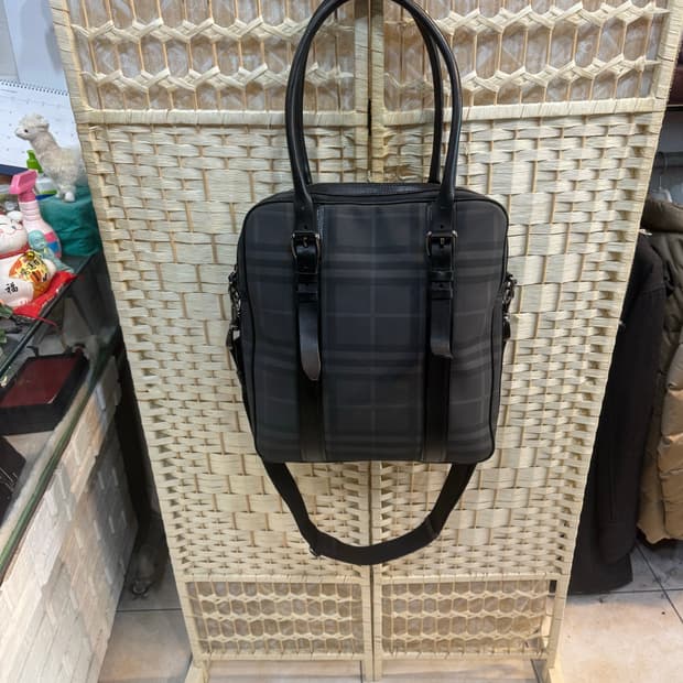 정품 버버리 체크 2way백 팝니다