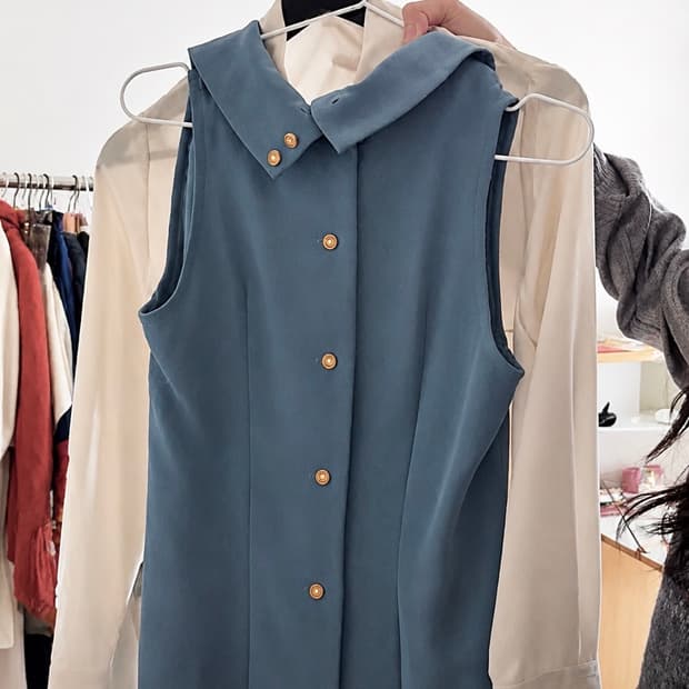 Oree 오르에 빈티지 골드버튼 투웨이 슬리브리스 블라우스 vintage