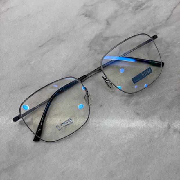 B94 블리스 Bliss 매트 브론즈 스퀘어 역산각 건메탈 안경