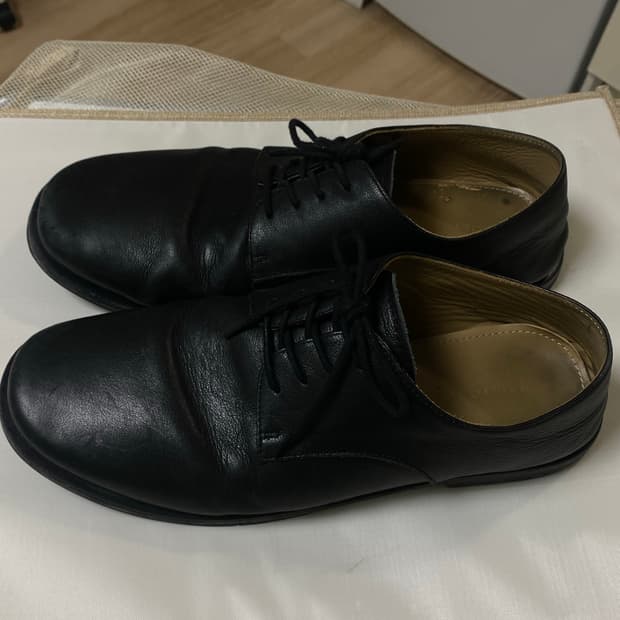 로스트가든 유니폼 플랫 더비 블랙 41.5(265) 판매