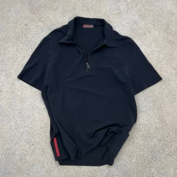 프라다 스포츠 레드탭 하프집업