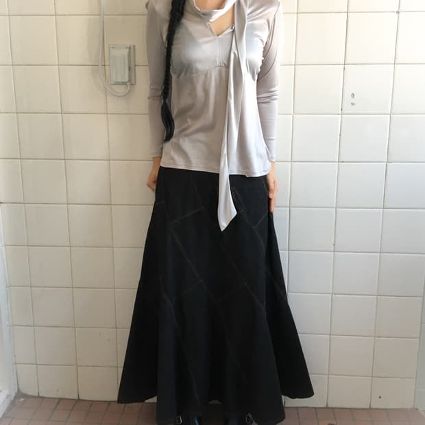 Tied point silver glossy sleeve