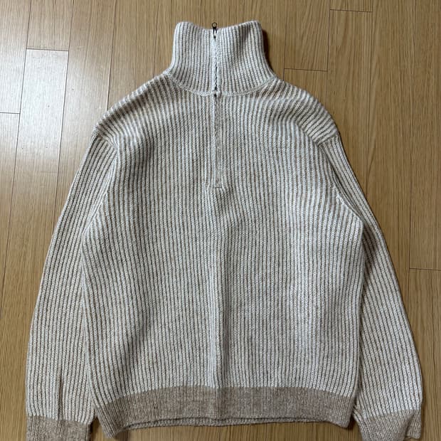 인사일런스 투톤 하프 집업 니트 아이보리