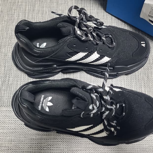 발렌시아가 트리플s 아디다스 발렌시아가 트리플s 블랙 41