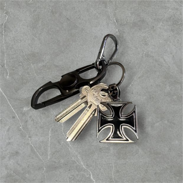 ANOTHER CROSS KEYRING / 십자가 키링