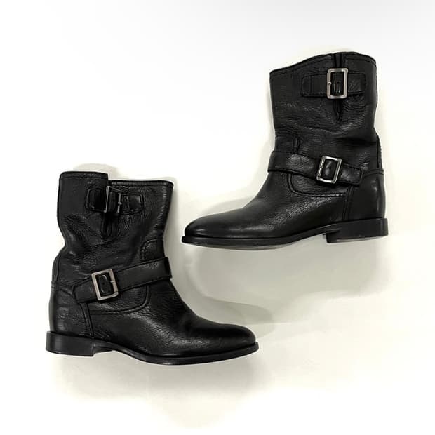 프라다 엔지니어드 부츠 235