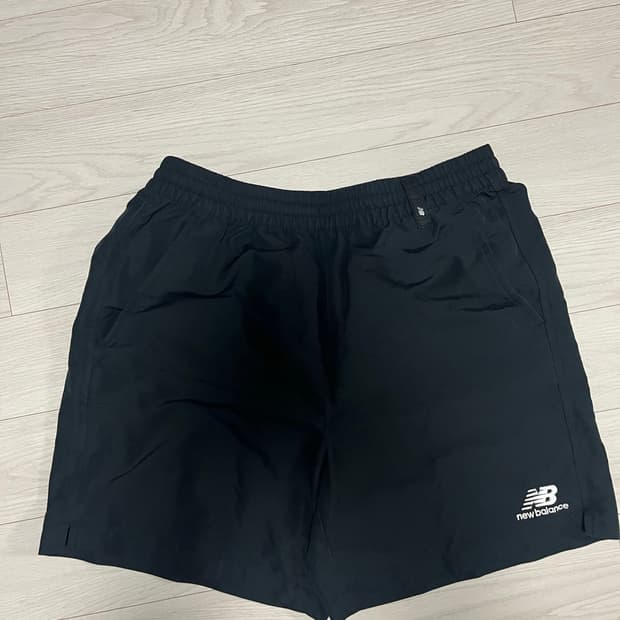 뉴발란스 반바지 s