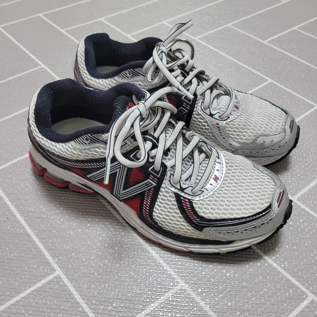 뉴발란스 860v2 화이트레드 240