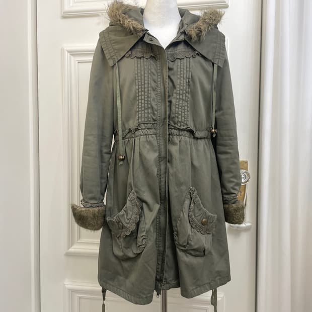 AXES FEMME khaki lace point fur hoodie