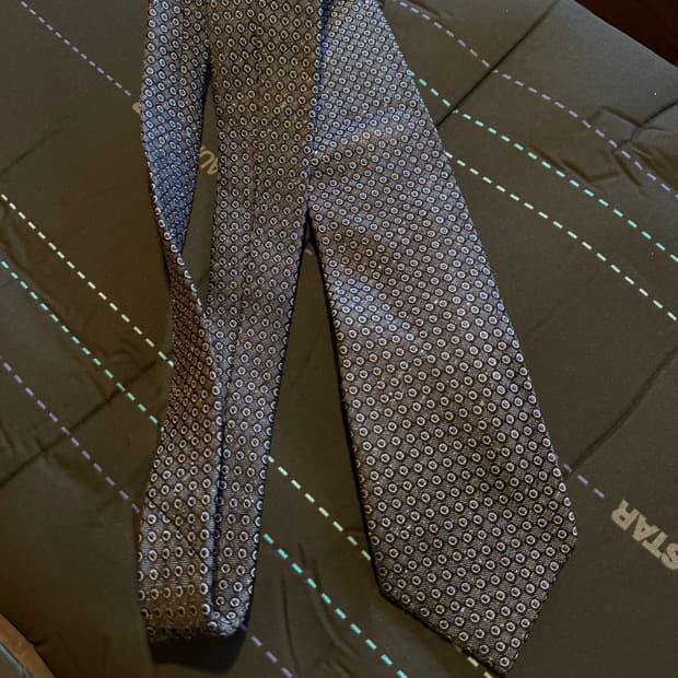 톰포드 마이크로닷 자카드 넥타이 판매 합니다.