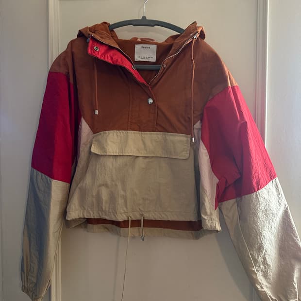 Bershka 아노락 바람막이 자켓