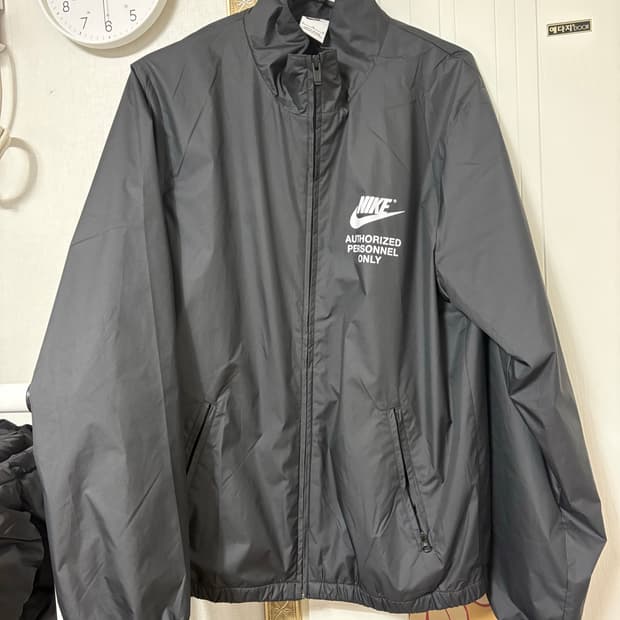 나이키 바람막이 새상품 쿨거시 만원네고