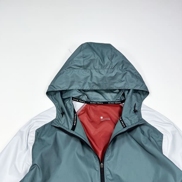 나이키 러닝 트레일 윈드러너 바람막이 자켓 (L)