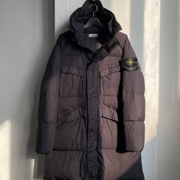 스톤 아일랜드 크링클랩스 롱패딩 