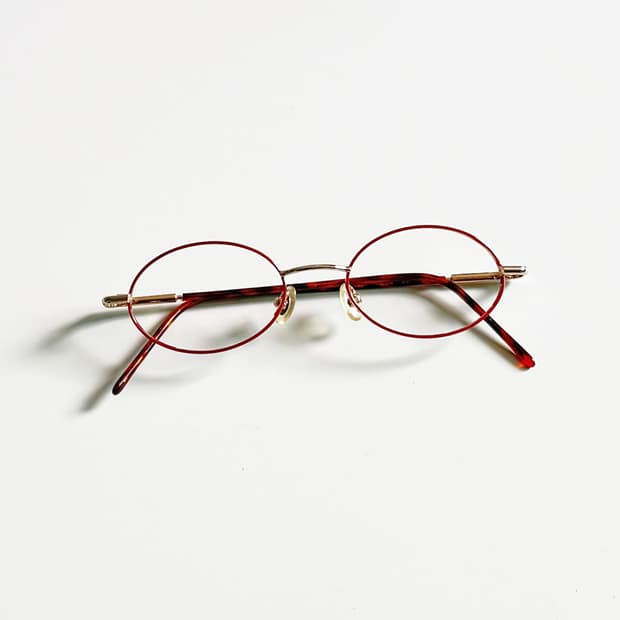 레드&골드 콤비 슬림 오벌 메탈 프레임 빈티지 안경