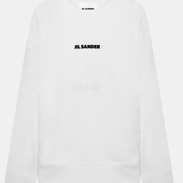 질샌더 로고 스웨트셔츠 팝니다.