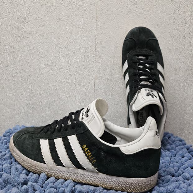 (250) 아디다스 가젤 블랙 스웨이드 운동화
