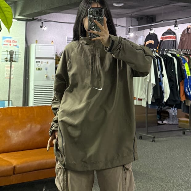 나이키 스우시 반집업 웜업 B4705